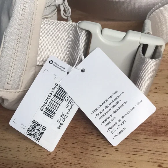 NWT Lululemon Everywhere Belt Bag White Opal - Picture 7 of 10